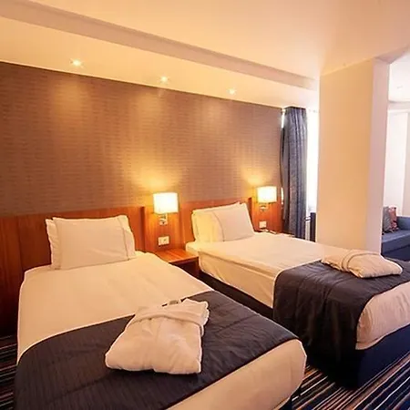 Taxim Express Bosphorus ホテル 4*